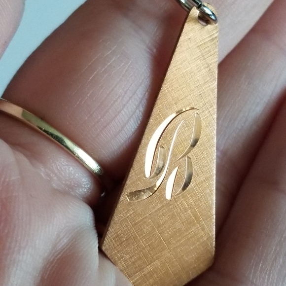 Relisted -Vintage letter B pendant copper silver tone engraved alphabet - Picture 7 of 11